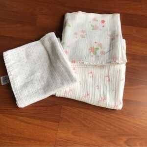 Set of Baby Blankets Laura Ashley Baby and Aden + Anais